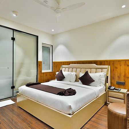 Clay Inn Hotels, Paschim Vihar Delhi  Exterior photo