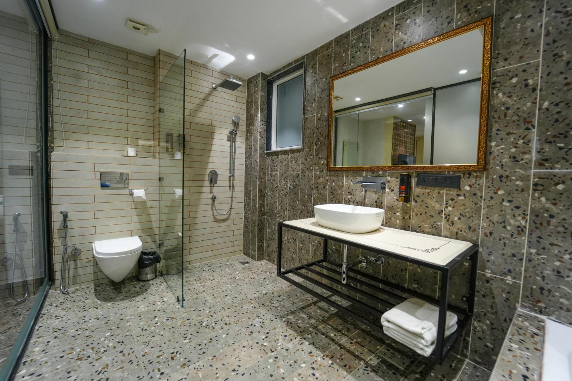 Clay Inn Hotels, Paschim Vihar Delhi  Exterior photo